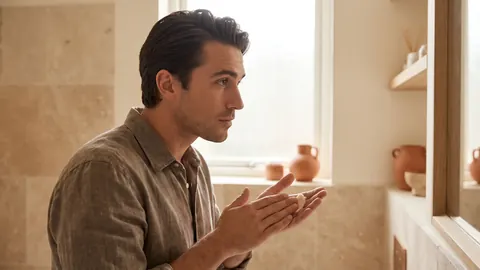 Cire cheveux homme : le comparatif honnête (cire, pâte, argile ou pommade — laquelle pour ta coupe)